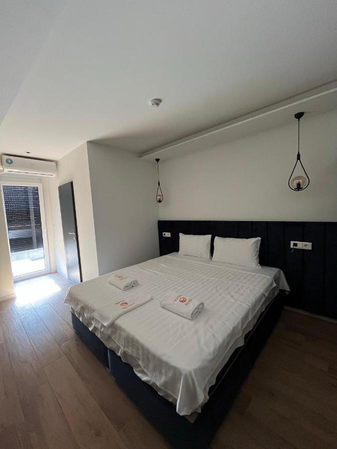 Kubi Hotel Struga Esterno foto