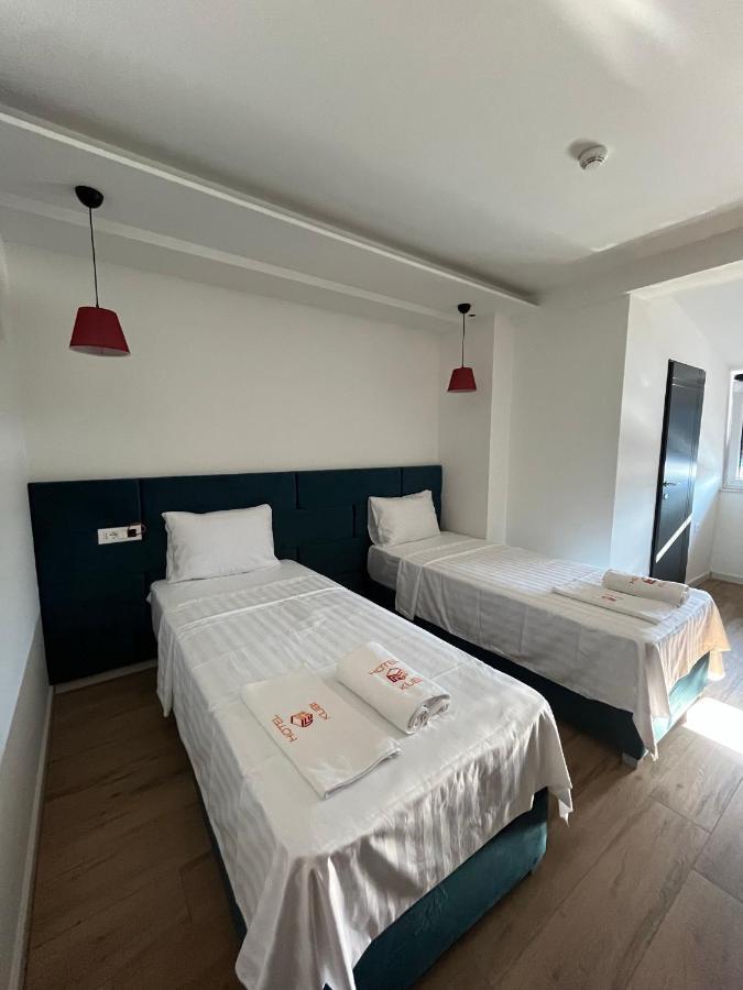 Kubi Hotel Struga Esterno foto