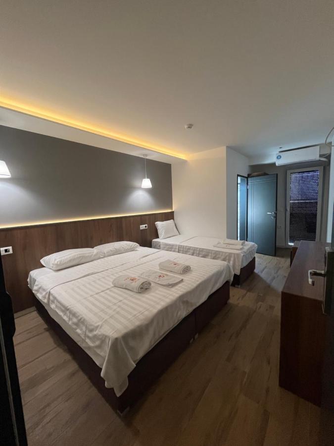 Kubi Hotel Struga Esterno foto